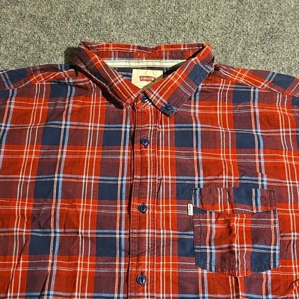 Levi’s Shirt Mens Large Red Plaid Short Sleeve Button Front Pocket Collard
